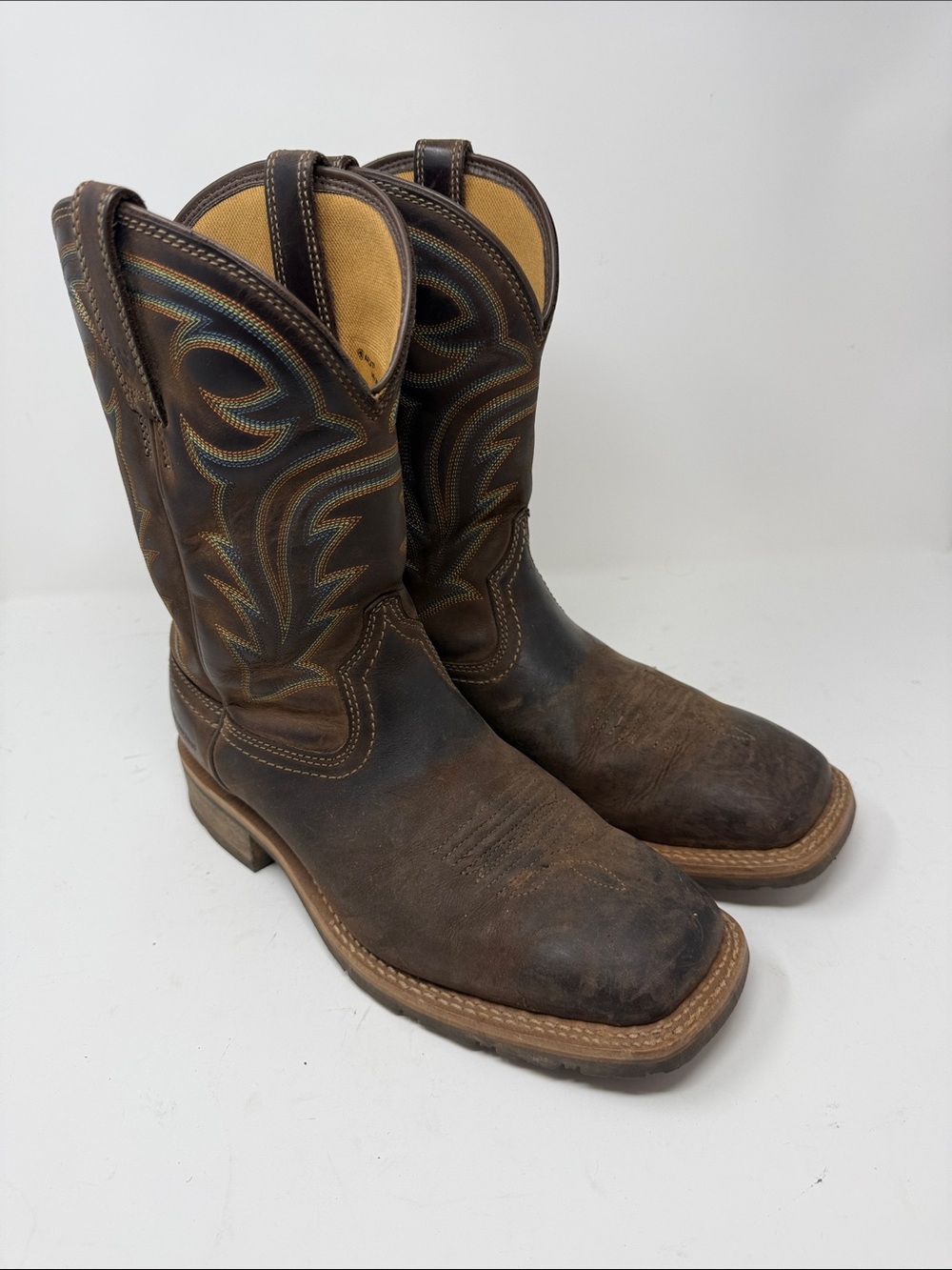 Ariat Distressed Brown Leather Western Cowboy Boots with Oil Resistant Sole